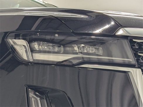 Used 2023 Cadillac Escalade ESV Premium Luxury image 31