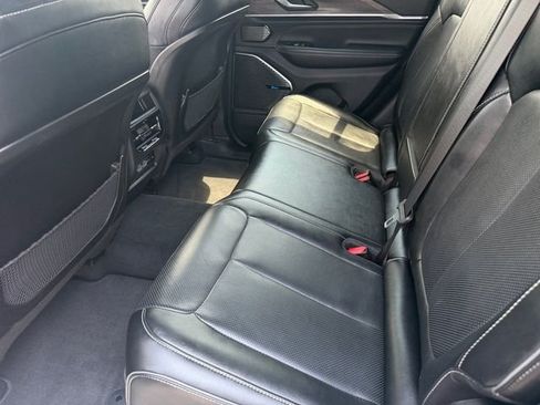Used 2022 Jeep Grand Cherokee Overland AWD/4WD image 12
