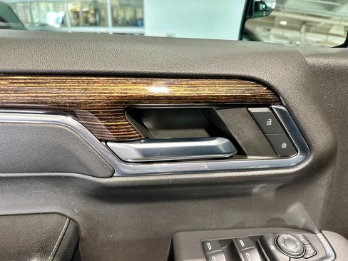Used 2024 GMC Sierra 1500 Elevation image 12