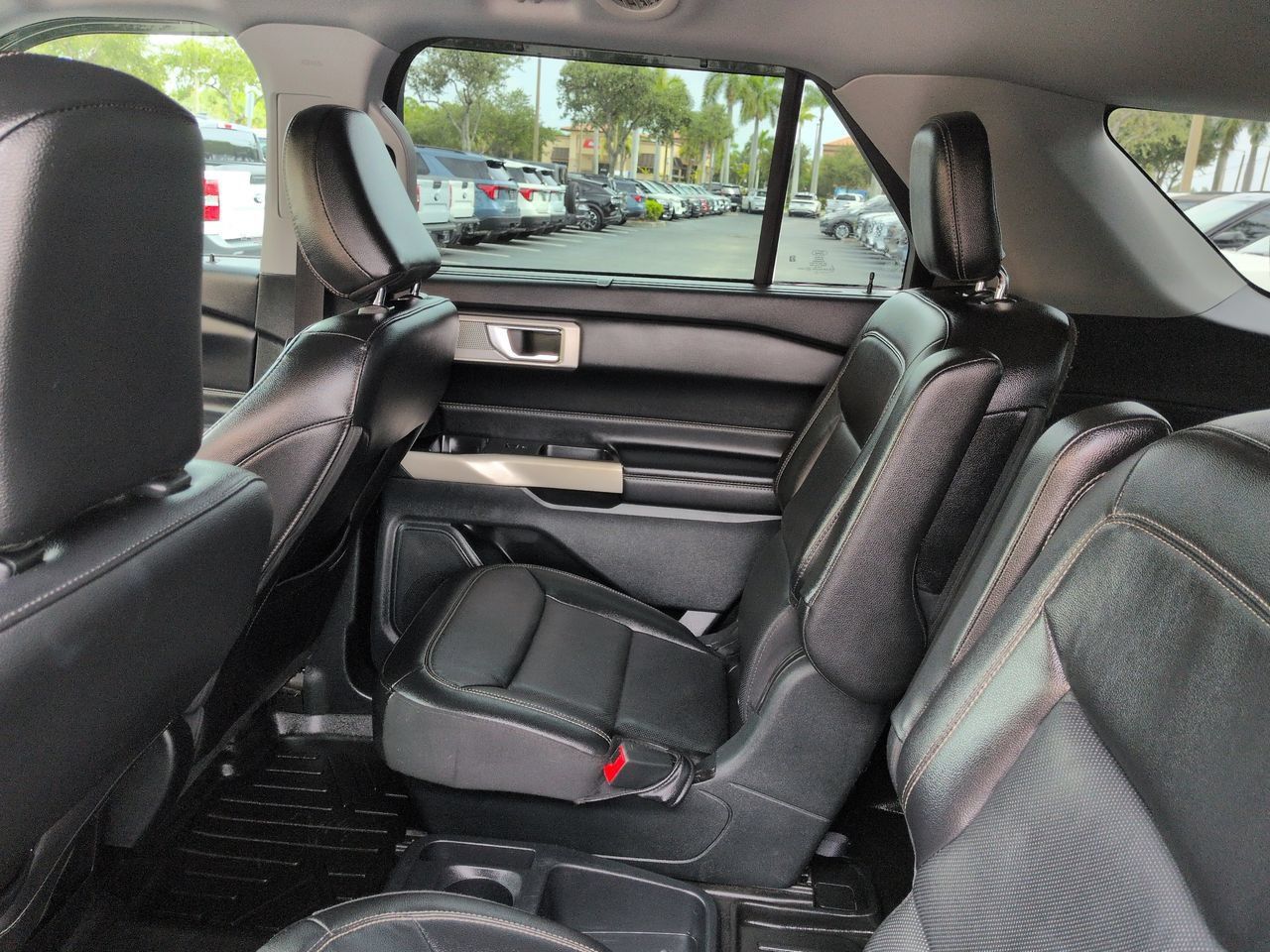 Used 2021 Ford Explorer Limited w/ Equipment Group 301A RWD image 14