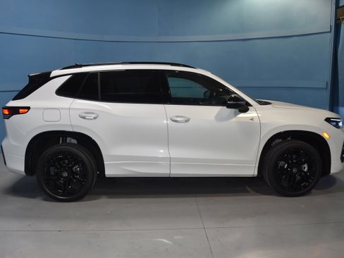 New 2026 Volkswagen Tiguan SE R-Line image 18