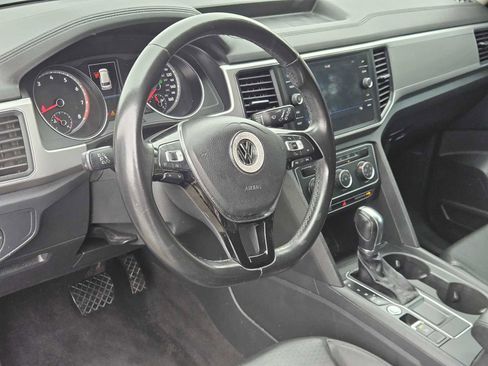 Used 2018 Volkswagen Atlas SE image 2