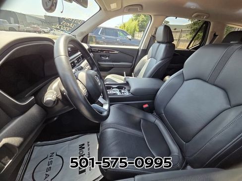 Used 2025 Honda Pilot EX-L image 10