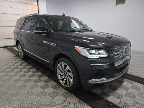 Used 2023 Lincoln Navigator Reserve image 4