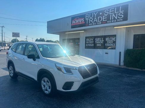 Used 2024 Subaru Forester AWD/4WD image 3