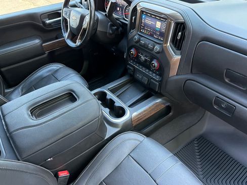 Used 2021 Chevrolet Silverado 2500 High Country w/ Z71 Off-Road Package AWD/4WD image 17