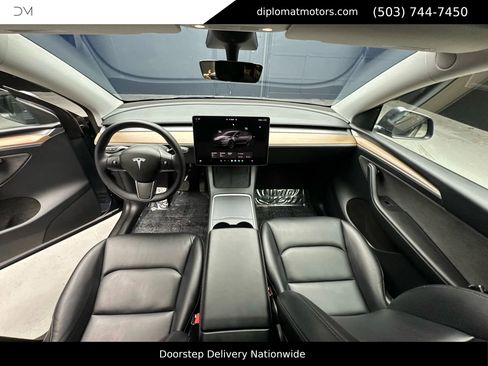 Used 2023 Tesla Model Y Long Range image 34