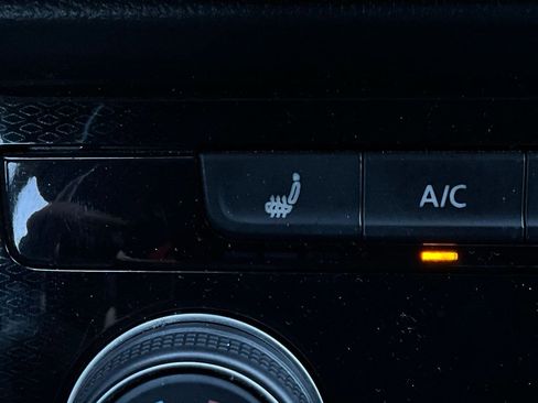 Used 2025 Volkswagen Taos S image 27