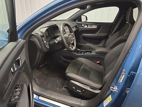 Used 2023 Volvo C40 P8 Recharge Plus image 28