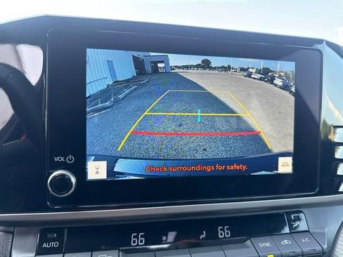 Used 2025 Toyota Camry SE FWD image 33