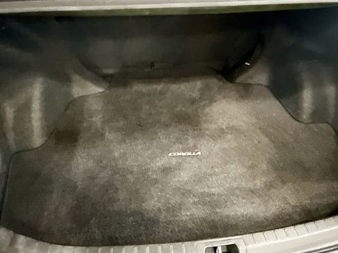 Used 2017 Toyota Corolla SE w/ Carpet Mat Package (TMS) image 24