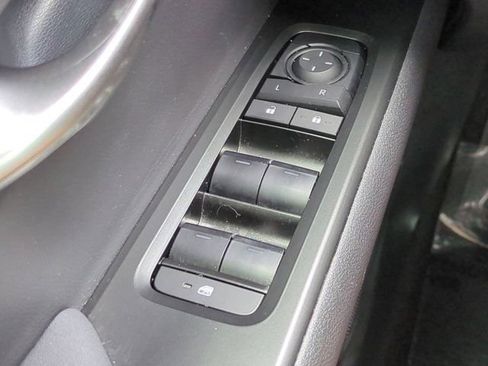 Used 2025 Lexus UX 300h FWD image 21