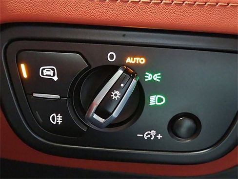 Used 2022 Bentley Bentayga image 34