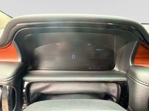 Used 2023 Lincoln Nautilus Reserve w/ Equipment Group 202A AWD/4WD image 29