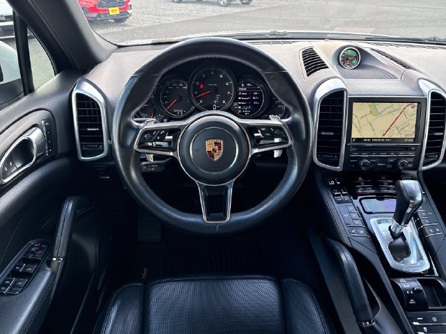 Used 2016 Porsche Cayenne AWD/4WD image 14