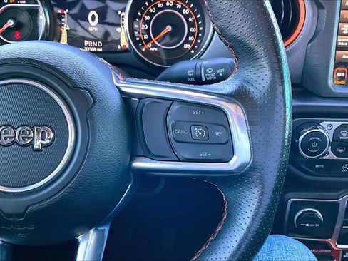 Used 2023 Jeep Gladiator Mojave w/ Cold Weather Group image 13