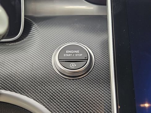 Used 2025 Mercedes-Benz C 300 Sedan image 33