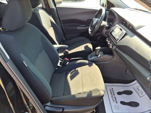 Certified 2025 Nissan Kicks Play S FWD image 30