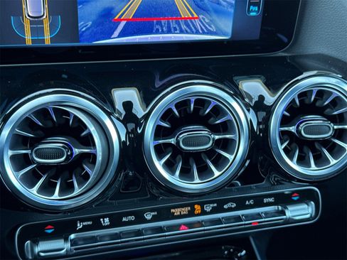 Certified 2025 Mercedes-Benz GLA 250 4MATIC image 22