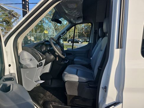 Used 2019 Ford Transit 350 XL image 10