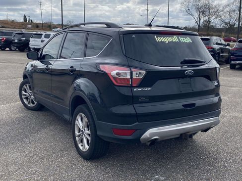 Used 2017 Ford Escape SE w/ Equipment Group 201A image 5