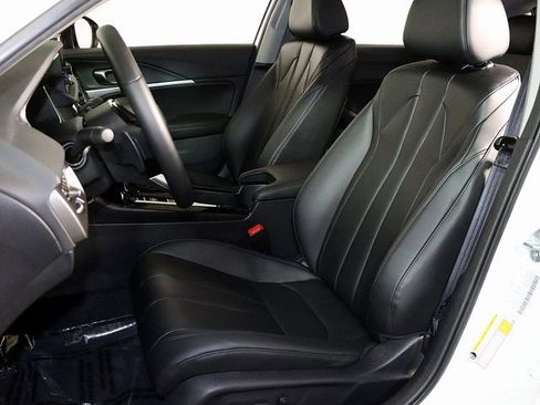 Certified 2025 Acura Integra Base image 4