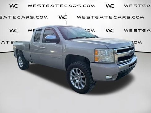 Used 2009 Chevrolet Silverado 1500 LT w/ All Star Package image 4