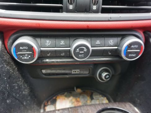 Used 2021 Alfa Romeo Giulia Ti w/ Nero Edizione RWD image 13