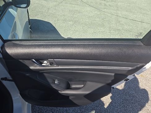 Used 2018 Honda Accord Sport image 20