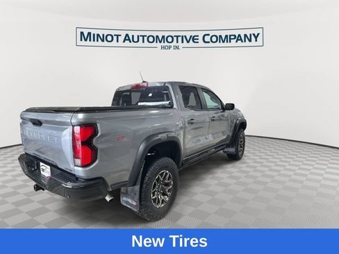 Used 2024 Chevrolet Colorado ZR2 w/ ZR2 Convenience Package III AWD/4WD image 9