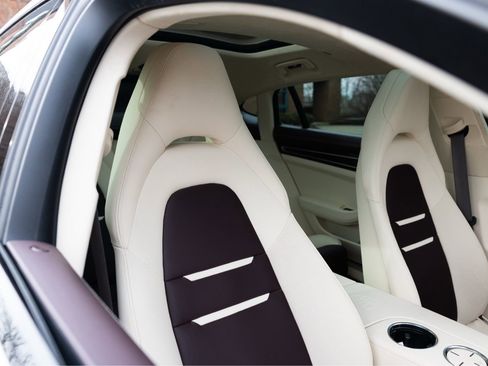 Used 2023 Porsche Panamera Turbo S Executive image 7