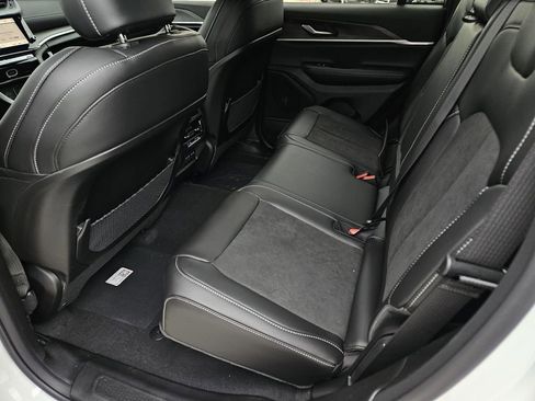 New 2026 Jeep Grand Cherokee Altitude AWD/4WD image 12