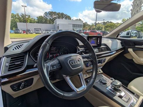 Used 2019 Audi Q5 2.0T Premium w/ Convenience Package AWD/4WD image 21