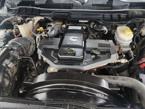 Used 2018 RAM 2500 Tradesman w/ Chrome Appearance Group image 33