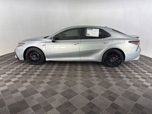 Used 2022 Toyota Camry SE image 8