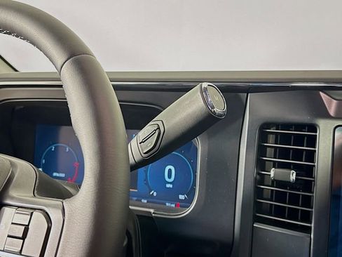 New 2026 Ford F250 Lariat w/ Black Appearance Package image 17