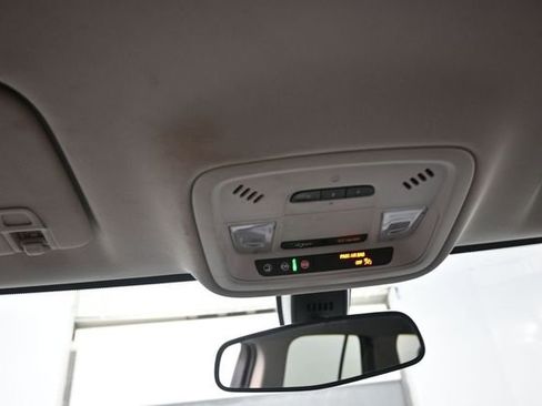 Used 2020 Chevrolet Traverse LT FWD image 12