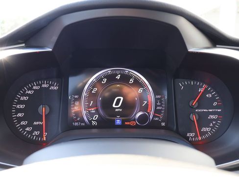 Used 2018 Chevrolet Corvette Stingray Coupe w/ 1LT RWD image 17