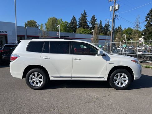 Used 2013 Toyota Highlander 4WD Hybrid image 3