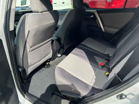 Used 2015 Toyota RAV4 XLE image 10