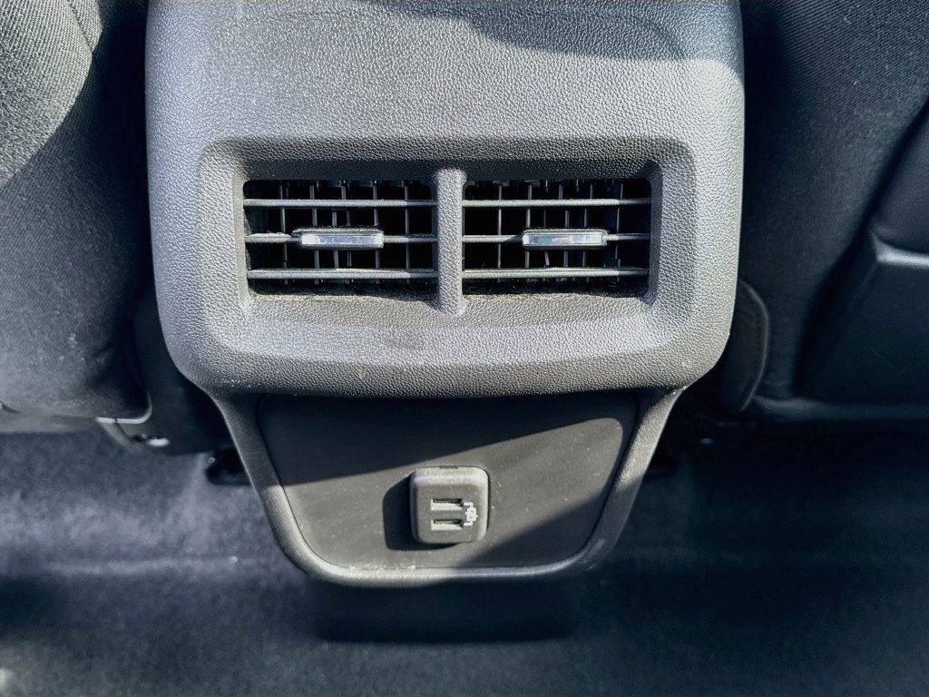 Used 2024 GMC Terrain SLE AWD/4WD image 23
