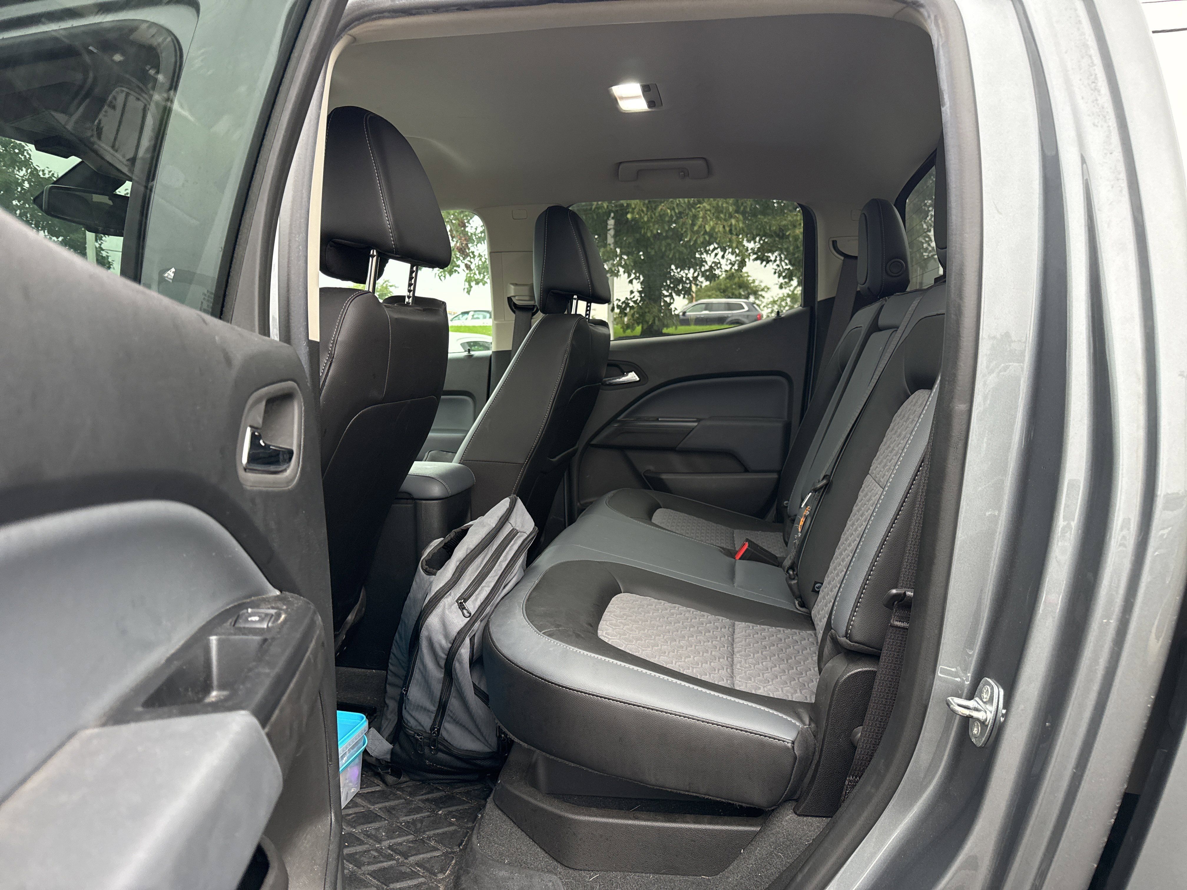 Used 2022 Chevrolet Colorado Z71 AWD/4WD image 8