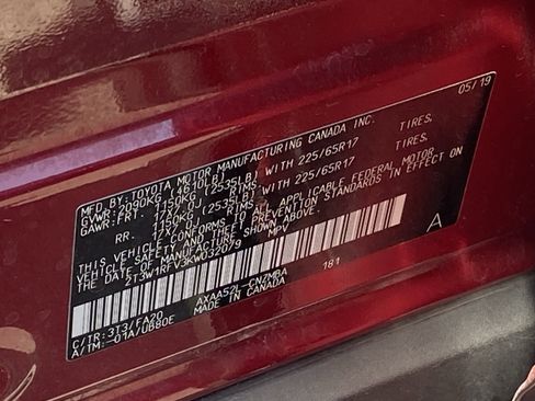 Used 2019 Toyota RAV4 XLE w/ Convenience Package FWD image 9