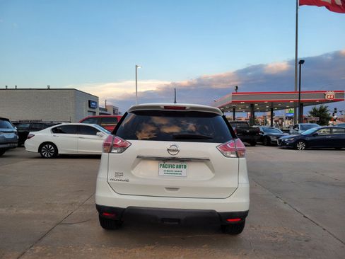Used 2015 Nissan Rogue S FWD image 6