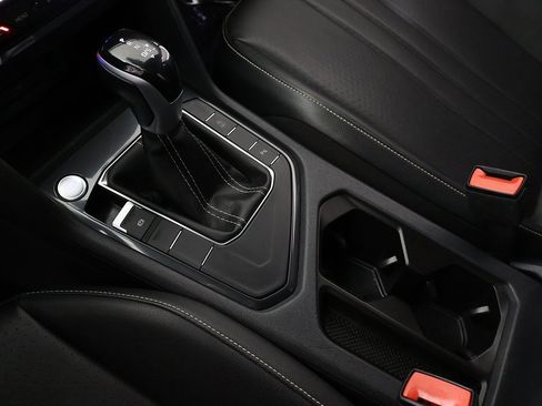 Used 2023 Volkswagen Tiguan SE R-Line image 55