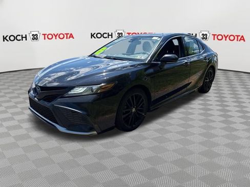 Used 2023 Toyota Camry XSE w/ Cold Weather Package FWD image 3