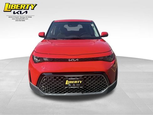 Used 2023 Kia Soul EX FWD image 2