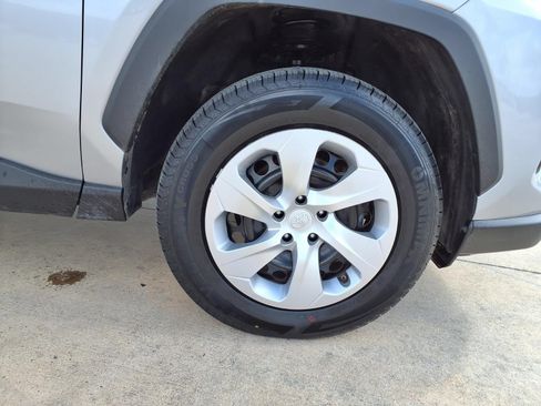 Used 2025 Toyota RAV4 LE FWD image 10