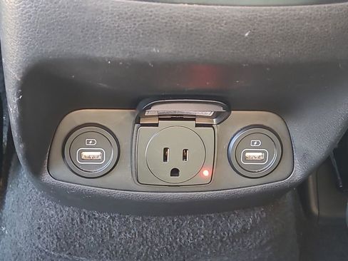 Used 2023 Hyundai Santa Fe Limited w/ Cargo Package image 16