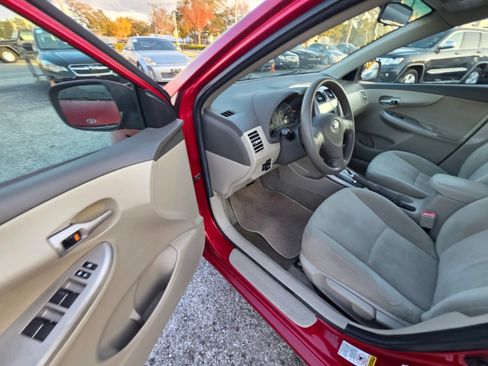 Used 2010 Toyota Corolla LE FWD image 12
